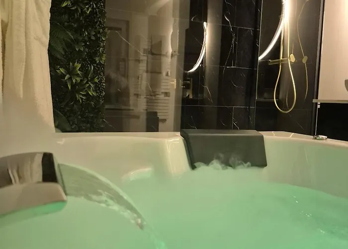 Love Room, Balneo, Lit King-Size, Douche Xxl Etc